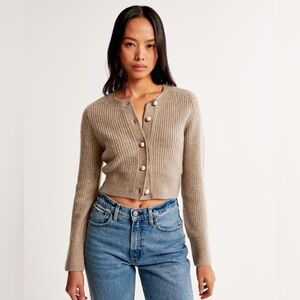 Abercrombie Pearl Button Cardigan S Tan Elevated Basic Classic Academia Modern